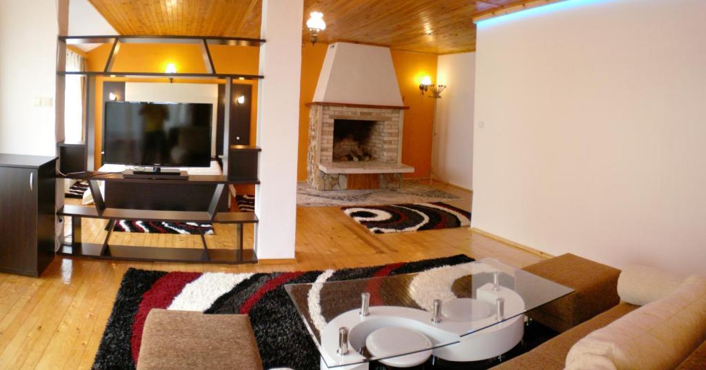Hotel Paradise Place Kalofer Exteriör bild